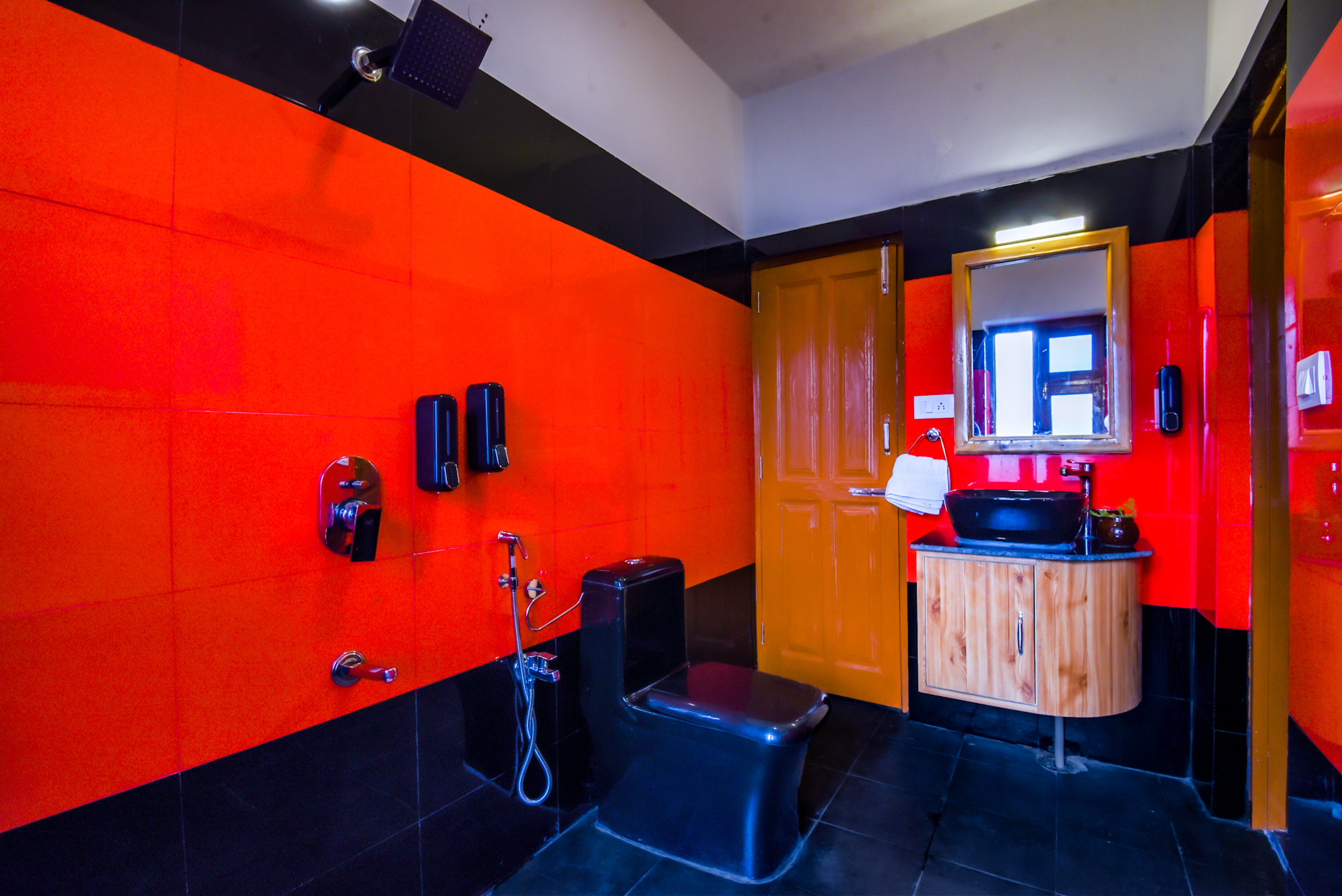 Bathrooms - DSC 9847 (1)